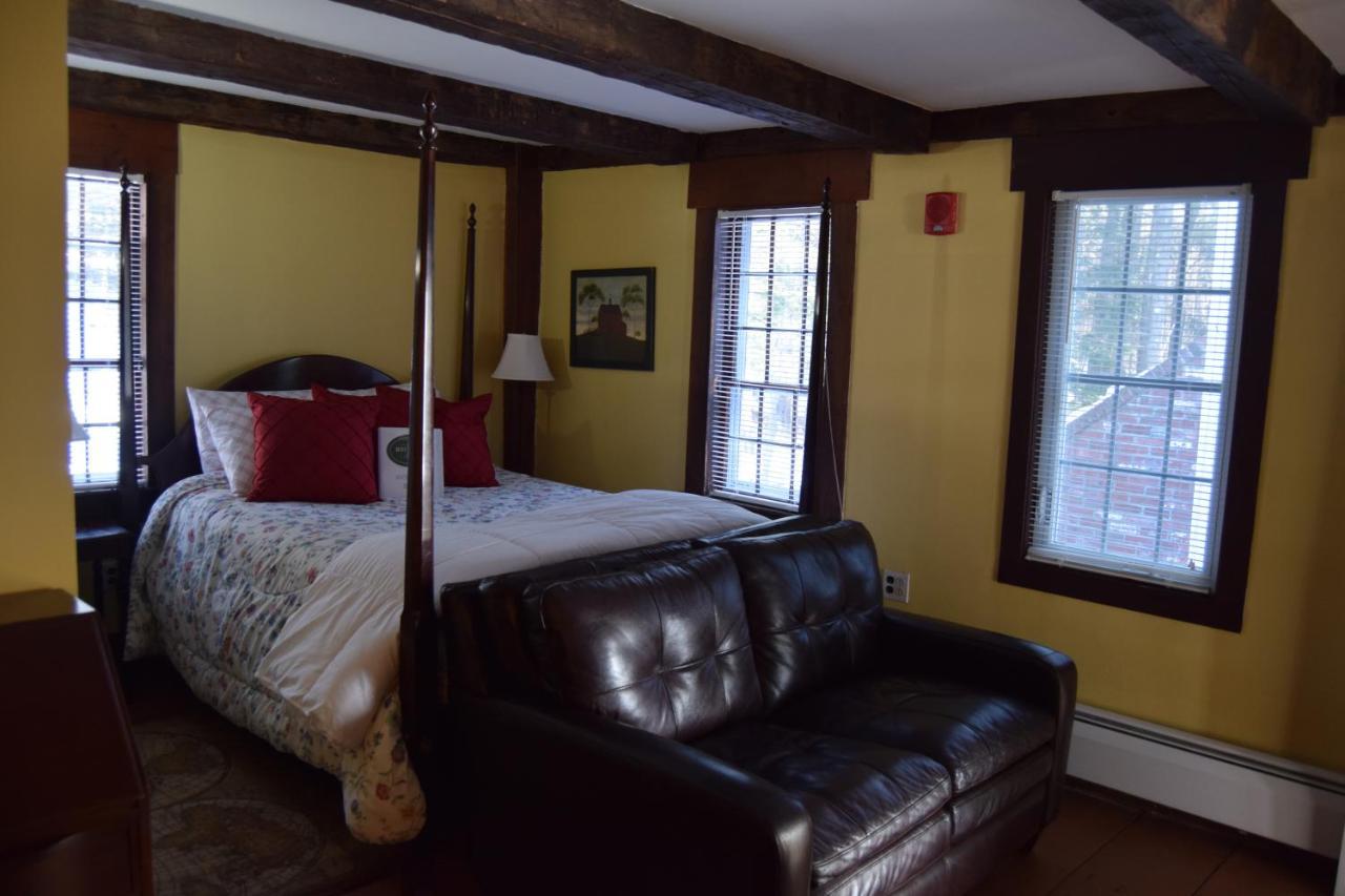 The New Hampshire Mountain Inn Wilmot Экстерьер фото