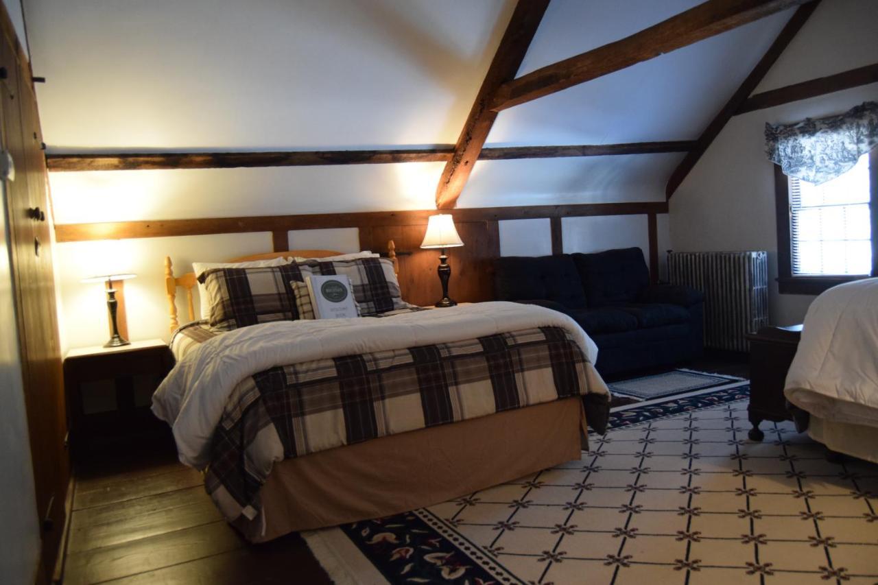 The New Hampshire Mountain Inn Wilmot Экстерьер фото