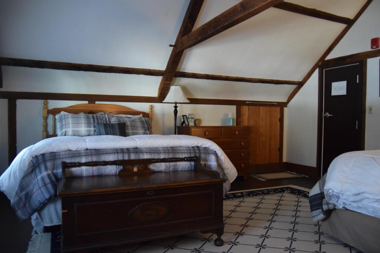 The New Hampshire Mountain Inn Wilmot Экстерьер фото