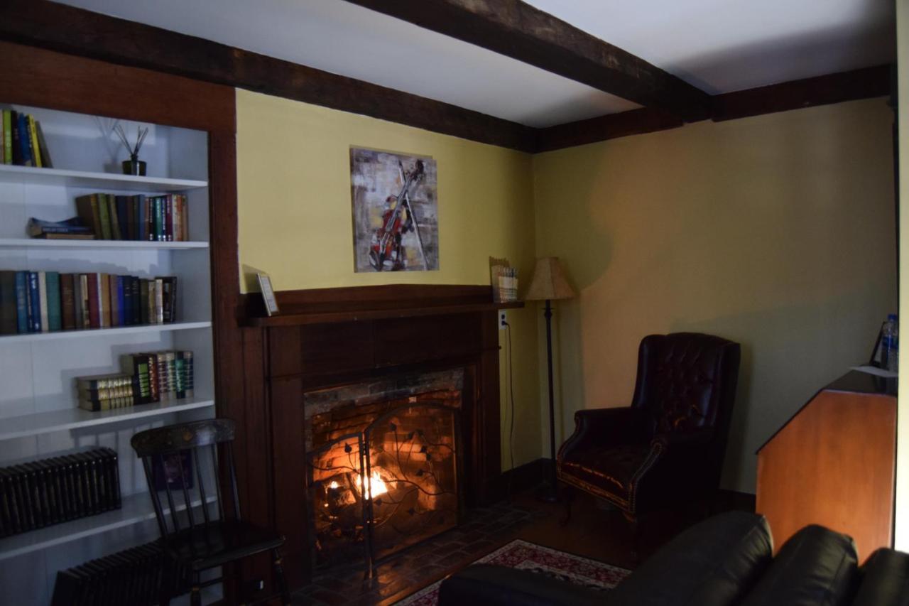 The New Hampshire Mountain Inn Wilmot Экстерьер фото