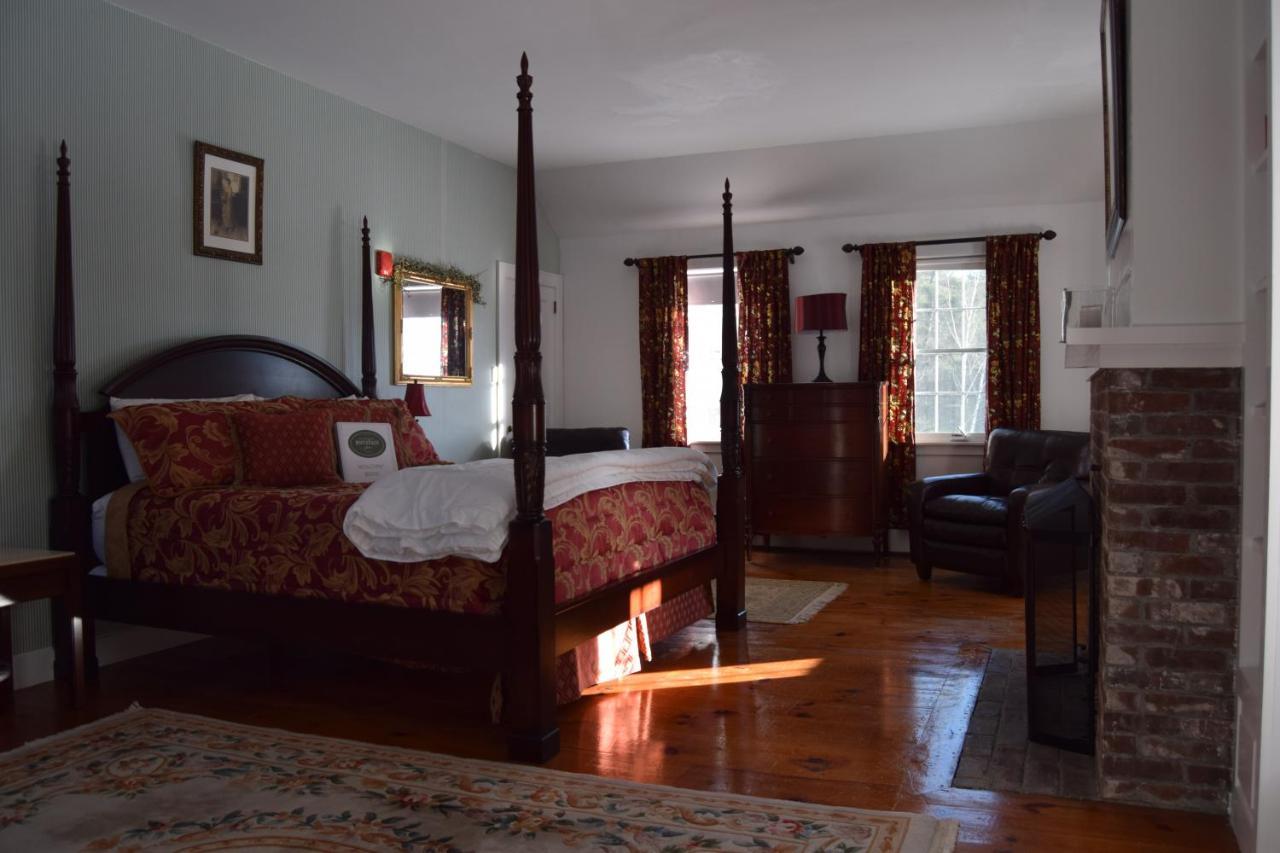 The New Hampshire Mountain Inn Wilmot Экстерьер фото