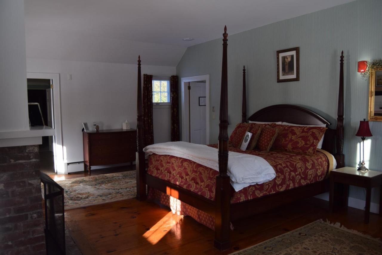 The New Hampshire Mountain Inn Wilmot Экстерьер фото