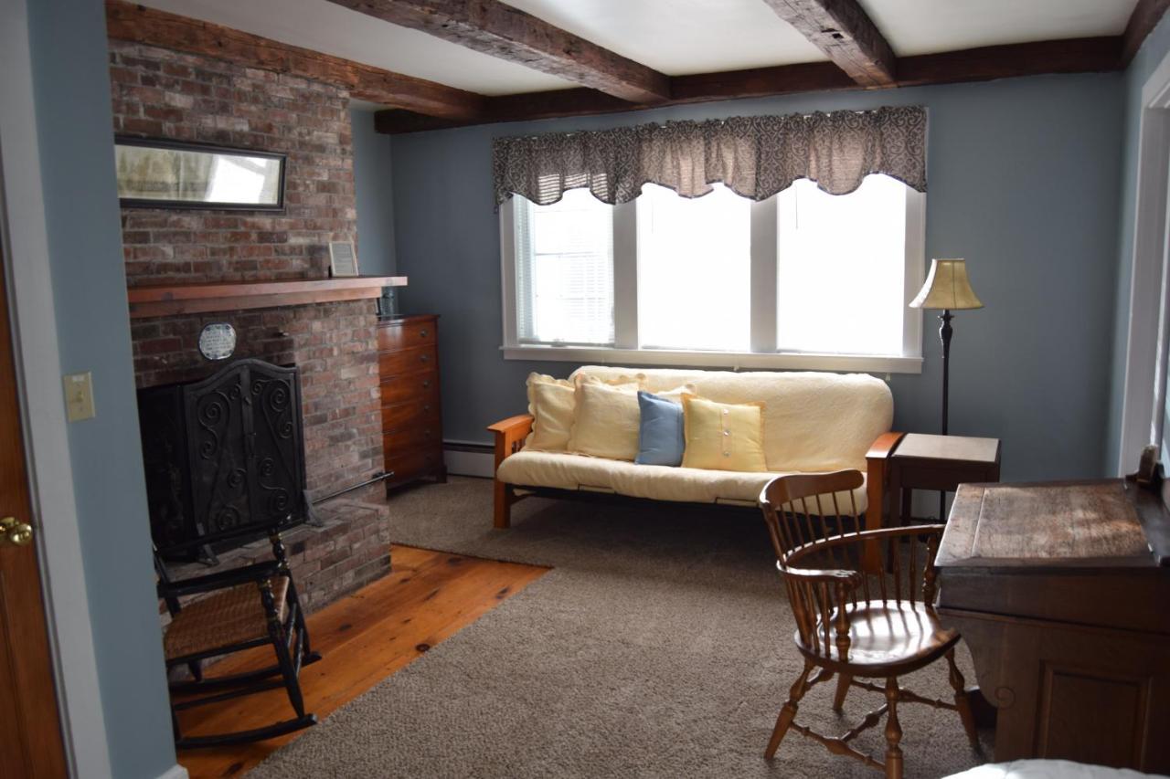 The New Hampshire Mountain Inn Wilmot Экстерьер фото